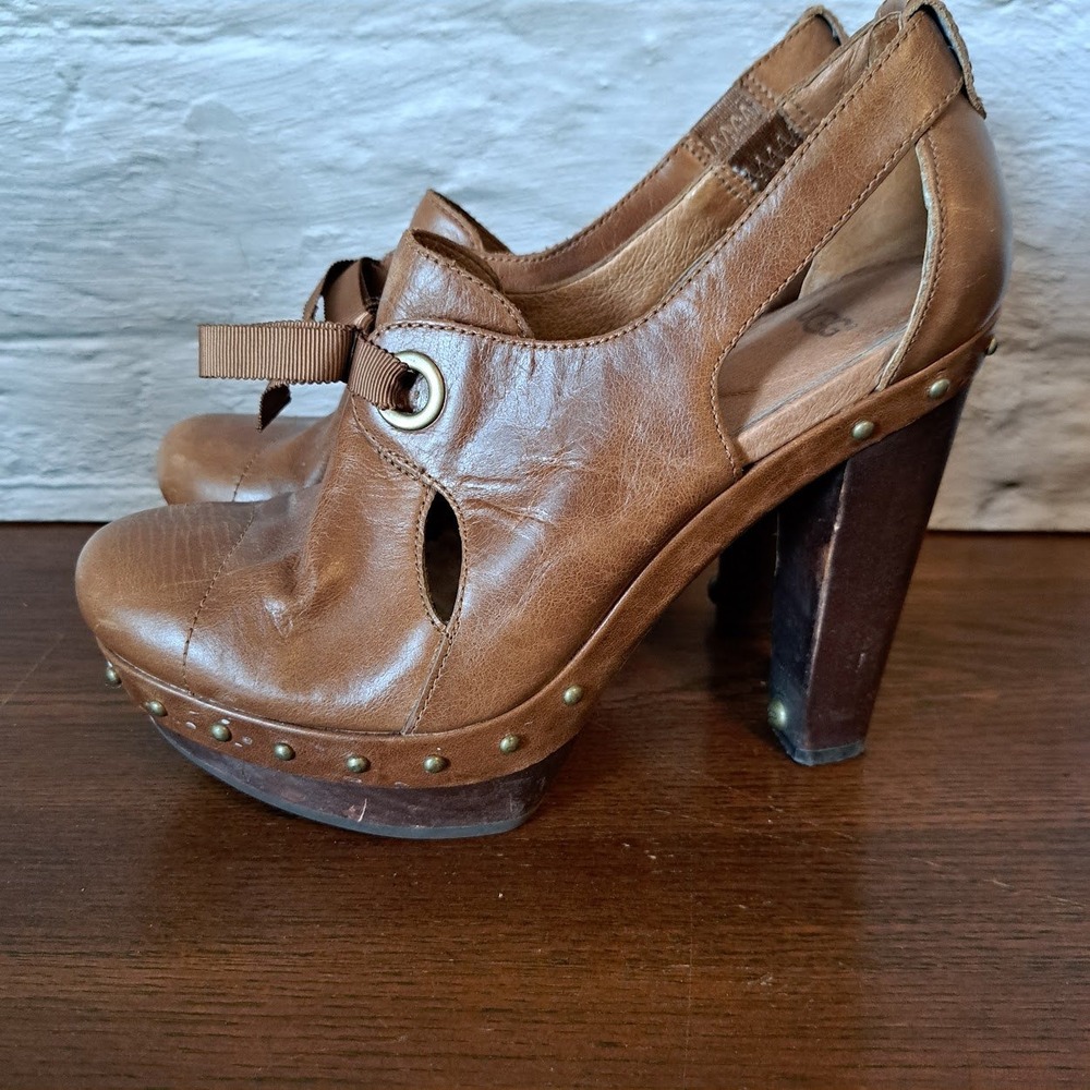 UGG Australia Lucianna Leather Platform Clogs Brown Studded Bow Heels 7.5